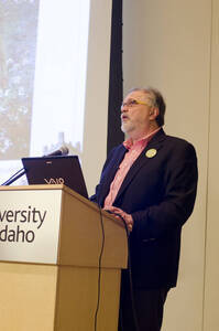 Photograph 4 of Stephen Drown's Colloquium Talk 'The University of Idaho Olmsted Brothers' Master Plan: Historical Process and the Creation of Place.' Stephen Drown is Chair and Professor of Landscape Architecture. Pictured: Stephen Drown.