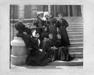 Mrs. Egbert, Jim McNab, Ollie McConnell, Kate Hanley, Clara Playfair, Mande Mix, Miss Lyford, Pauline Moerder, Eva Nicolas, and Berta Kirkwood.