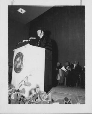 Governor Don Samuelson speaking at commencement.