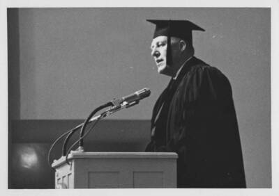 Governor Don Samuelson speaking at commencement.